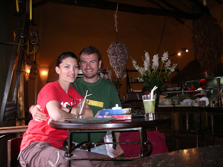 disfrutando de unos aperitivos en el Cicciolina